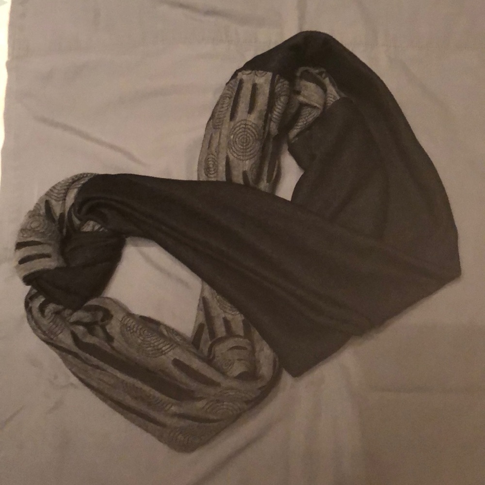 Infinity scarf